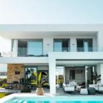 Villa on Grand Avenue